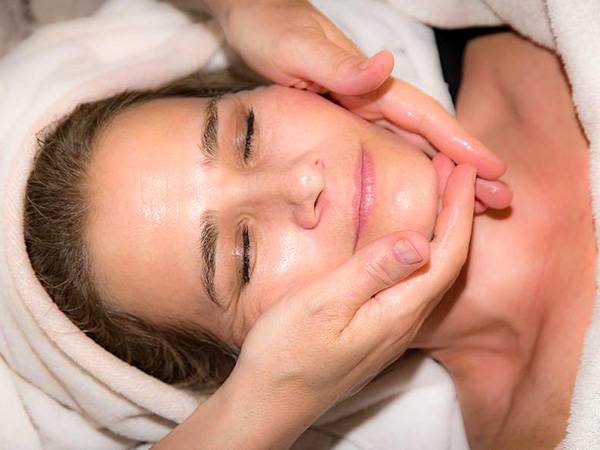 3. एंटी-एजिंग के असर को करता है कम