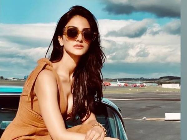 4. ट्राएंगल आकार के चेहरे