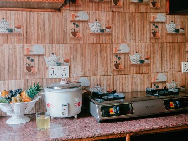 3. राइस कुकर