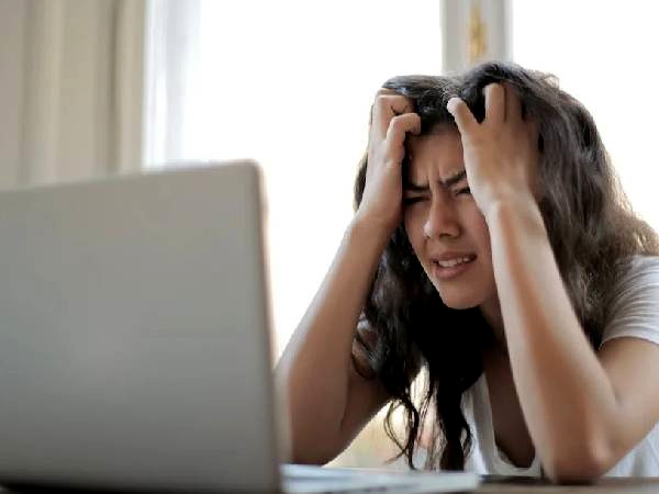 खुद को जरूरत से ज्यादा तनाव देना