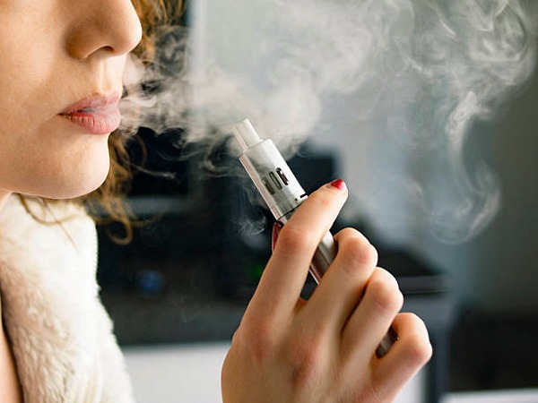 ई-सिगरेट मानसिक स्वास्थ्य लक्षणों से जुड़ा हुआ है 