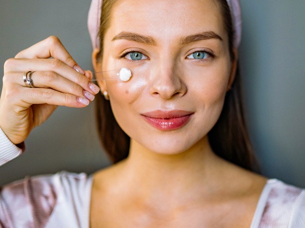 सूजी हुई आंखो के लिए मास्क