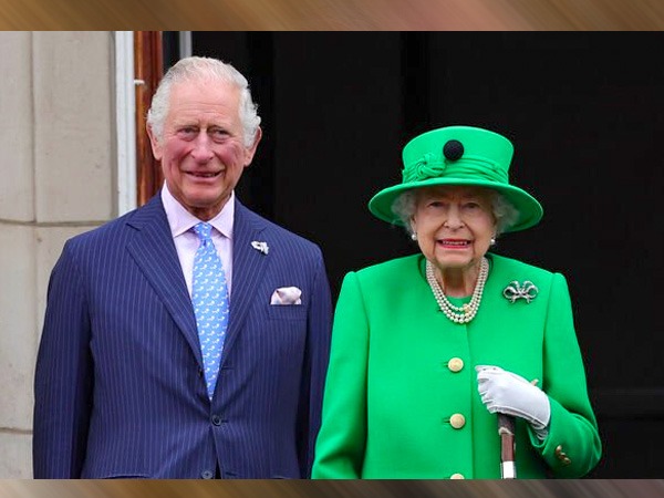 कोई लाइसेंस या पासपोर्ट नहीं कोई लाइसेंस या पासपोर्ट नहीं