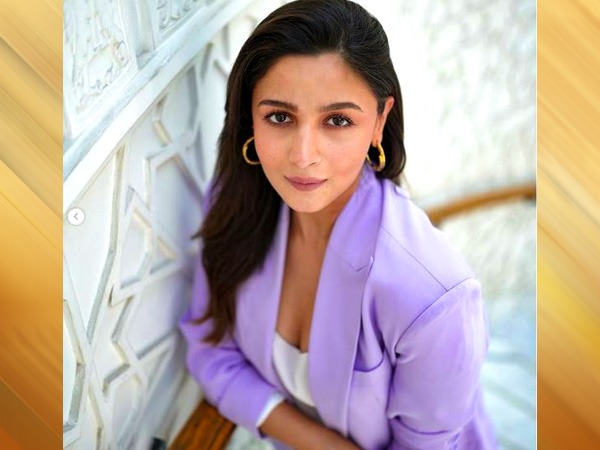 पेस्टल पैलेट ब्लेज़र