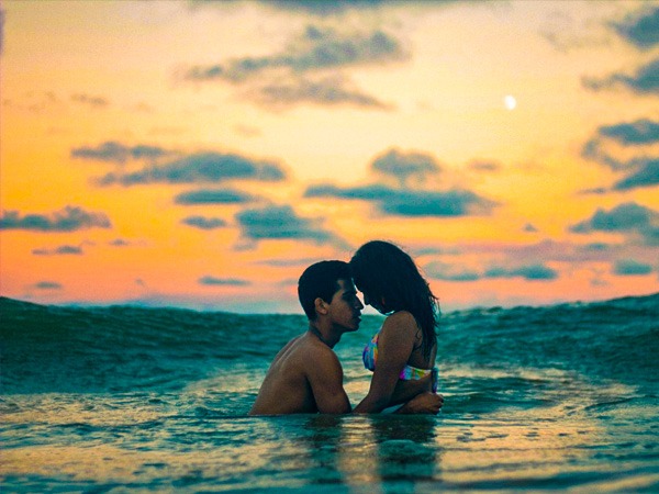 3. अपना शरीर पार्टनर को महसूस कराएं-