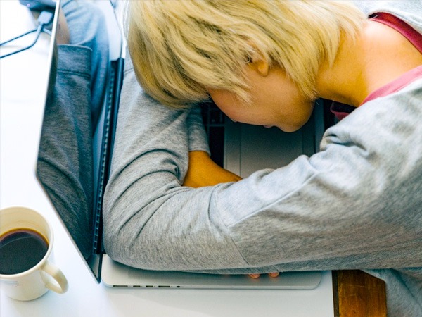 चीनी छोड़ें क्योंकि इससे ब्लड शुगर तेजी से बढ़ता है।