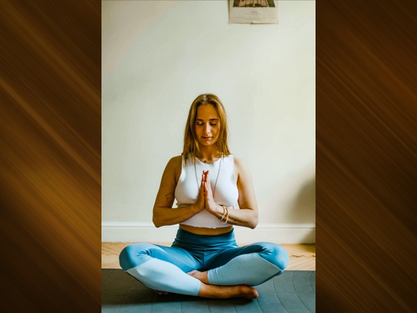 मार्जरीआसन बिटिलासन या कैट-काउ पोज़