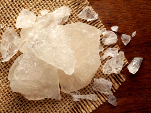 फिटकरी के कुछ अन्य फायदे