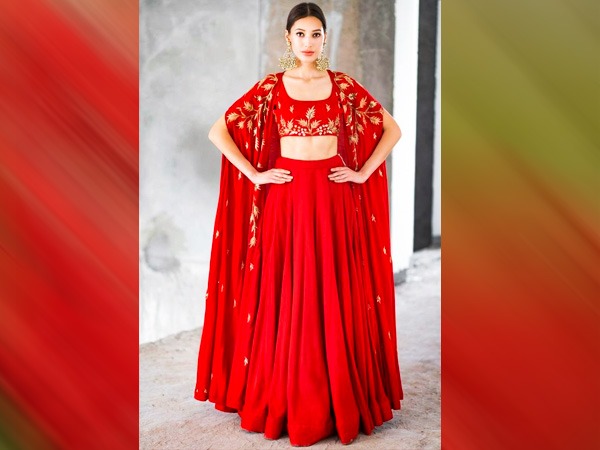 रेड लहंगा और जैकेट