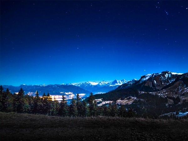 फिल्म या डॉक्यूमेंट्री देखें 