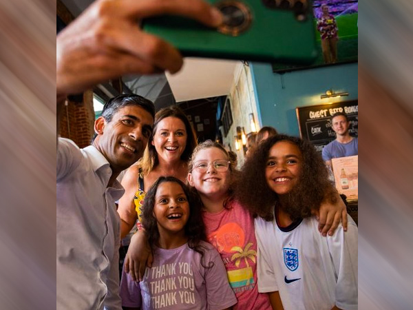 200 सालों में यूके के सबसे कम उम्र के प्रधानमंत्री