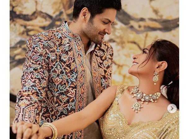 कॉकटेल पार्टी में एथनिक लुक 