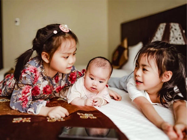 अकेला छोड़ने से परहेज करें