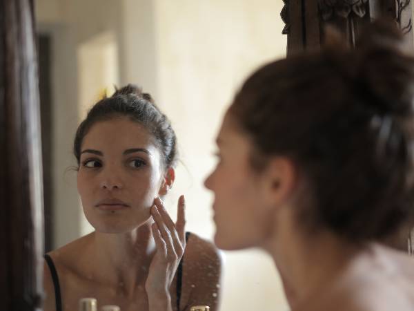 स्किन को होने वाले नुकसान को कैसे बचाएं