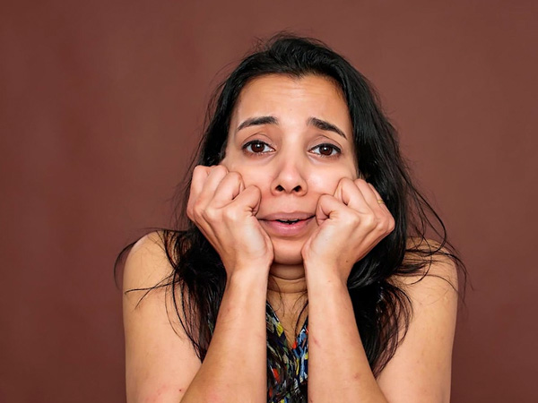 4. अस्थितता या घबराहट दिखाना