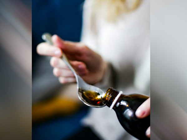 कफ सीरप के अधिक इस्तेमाल से होने वाले साइडइफेक्ट कफ सीरप के अधिक इस्तेमाल से होने वाले साइडइफेक्ट