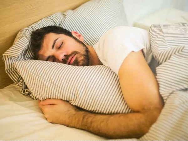 खाने के तुरंत बाद सोने से बचें