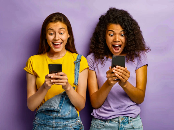 मोबाइल से रखें दूरी