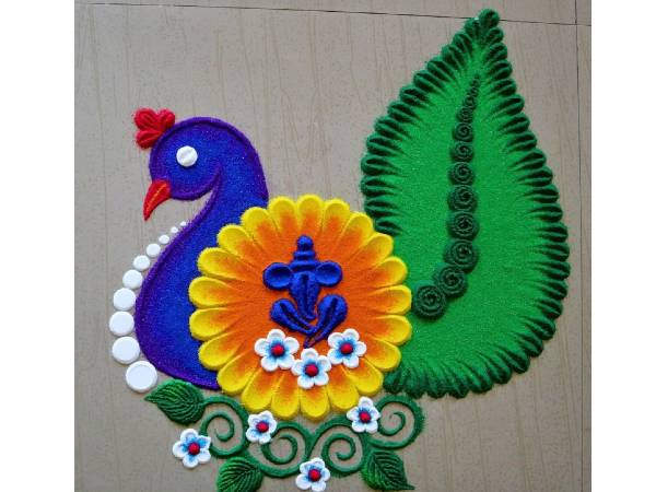 गणेश जी के साथ पीकॉक डिजाइन