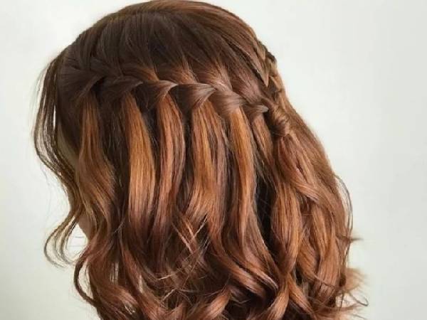 वॉटरफॉल ट्विस्ट वेव हेयर स्टाइल 