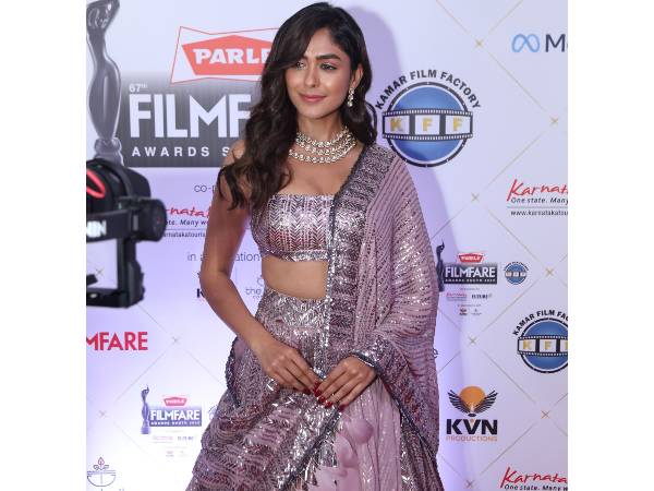 मृणाल ठाकुर