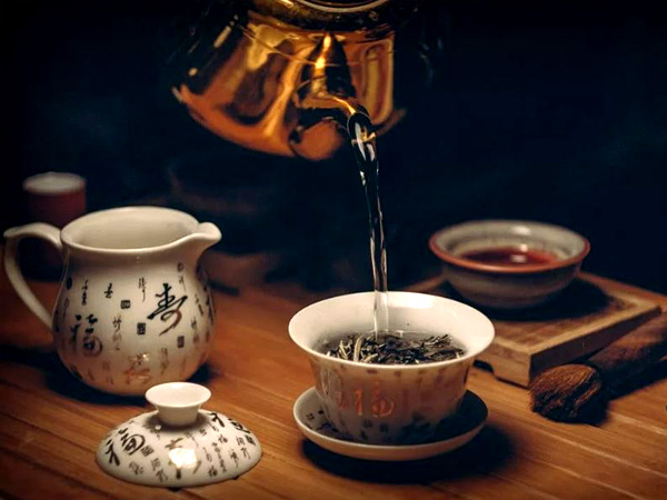 कैमोमाइल टी का करें सेवन कैमोमाइल टी का करें सेवन