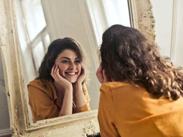 अपने वर्तमान पर ध्यान दें