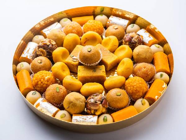 4. लिमिट में खाएं मिठाई