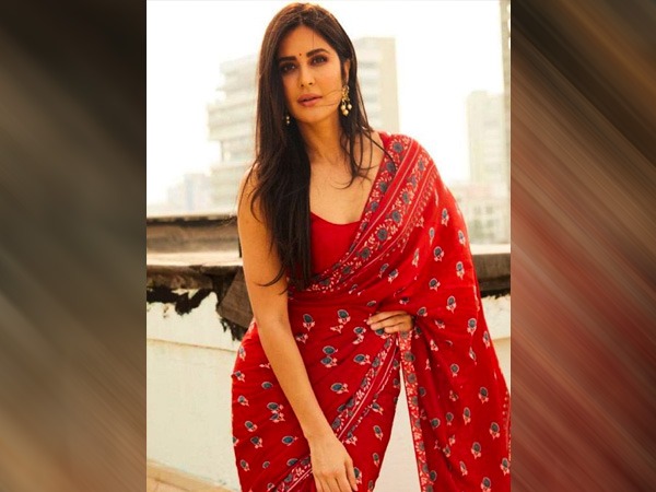 प्रिटेंड चंदेरी साड़ी