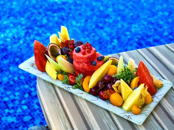 पहले से कटे हुए फल खाना