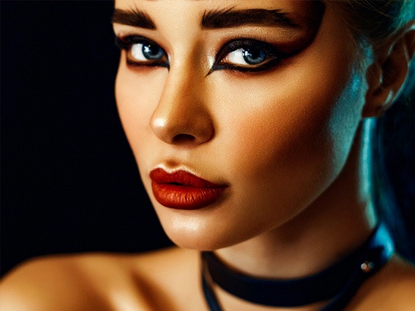 डबल फ्लोटिंग आईलाइनर