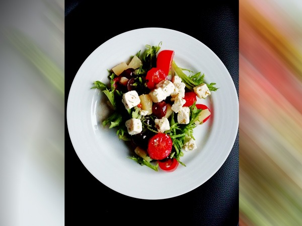 2. मेडिटेरेनियन डाइट महिलाओं के स्ट्रोक के जोखिम को कम कर सकता है