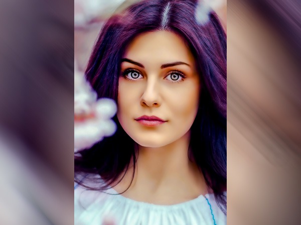 कॉन्टैक्ट लेंस आपकी आंख से बाहर निकल सकते हैं-