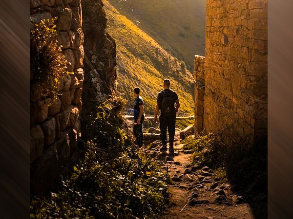 हाइकिंग आपको सोशल बनाती है