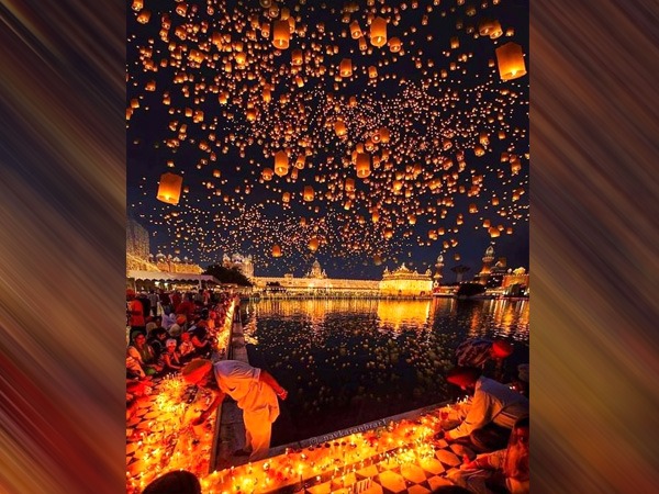 लालटेन के साथ गुरपुरब की सजावट