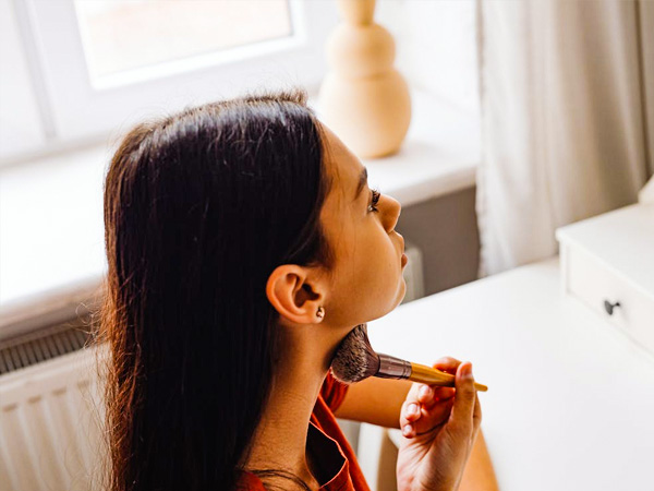 ब्लश ब्रश को टैप करना भूल जाना