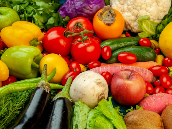 फलों और सब्जियों का सेवन अधिक करें