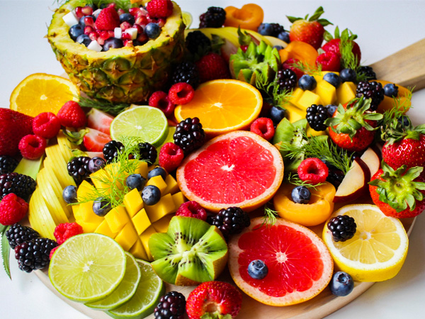 मील्स के साथ फल खाना