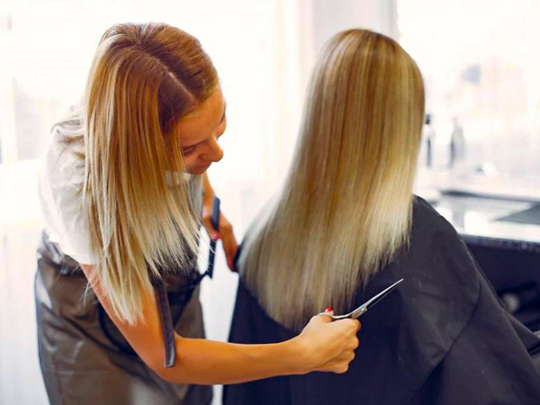 समय-समय पर बालों को करें ट्रिम