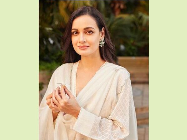 दीया मिर्जा दीया मिर्जा