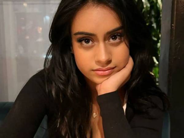 न्यासा देवगन की ग्लोइंग स्किन