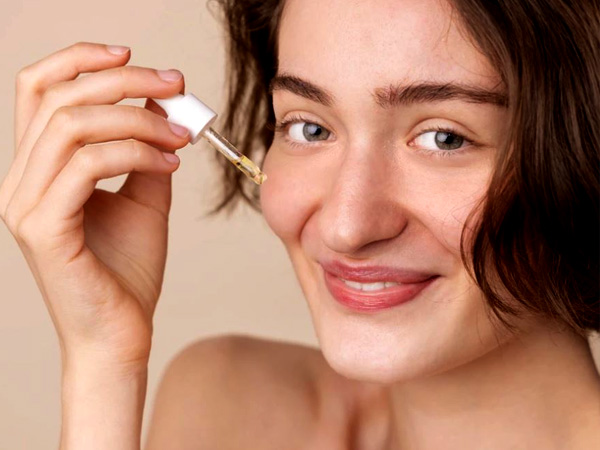 मिथक 4- फेस ऑयल लगाने के बाद मॉइश्चराइजर की जरूरत नहीं