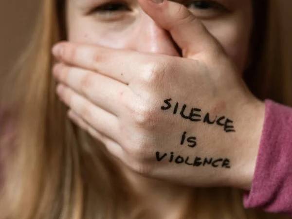 एब्यूजिव रिलेशनशिप को कहे ना