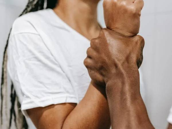 ओवर कंट्रोलिंग बिहेवियर