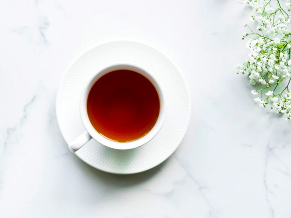 चाय को सुरक्षित रूप से कब गर्म किया जा सकता है?