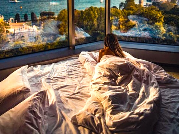 बेडरूम में प्रवेश द्वार