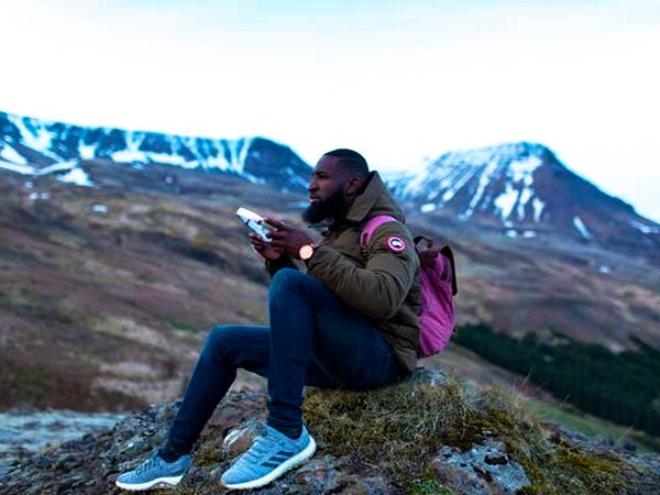 लोगों को यात्रा पर कौन सी आवश्यक चीजें लानी चाहिए? 