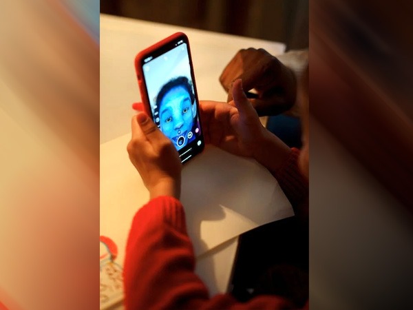 खुद पता करें स्नैपचैट डिस्मॉर्फिया का 