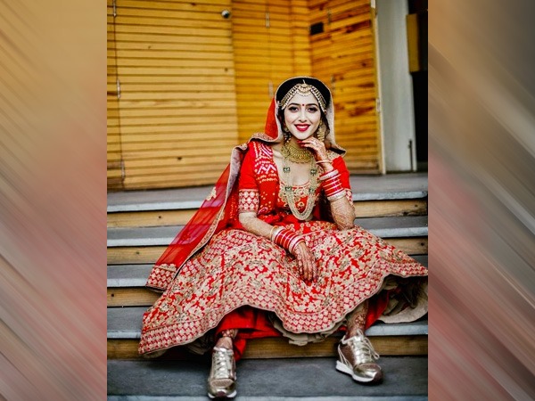 ग्लिटर वेडिंग स्नीकर्स: ग्लिटर वेडिंग स्नीकर्स: