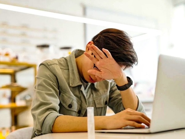 मोटापा भी मोतियाबिंद के विकास का कारण मोटापा भी मोतियाबिंद के विकास का कारण